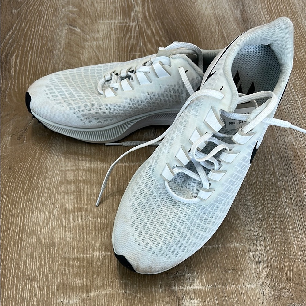Nike Zoom Pegasus 37 White and Black